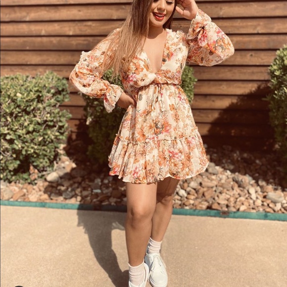 Dresses & Skirts - Flower dress